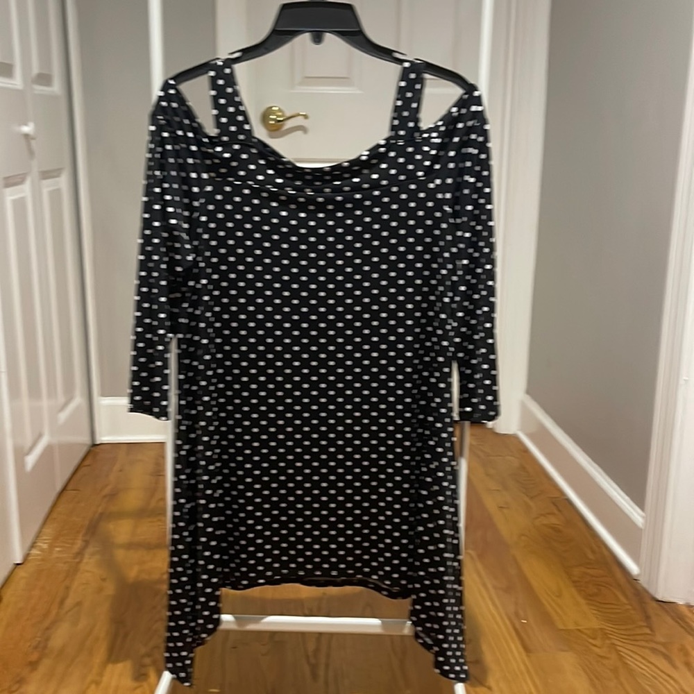LTX boutique top. Black/white polka dots.